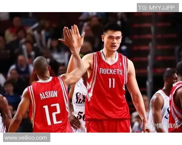 篮球明星93号的外貌特征与个人风格解析